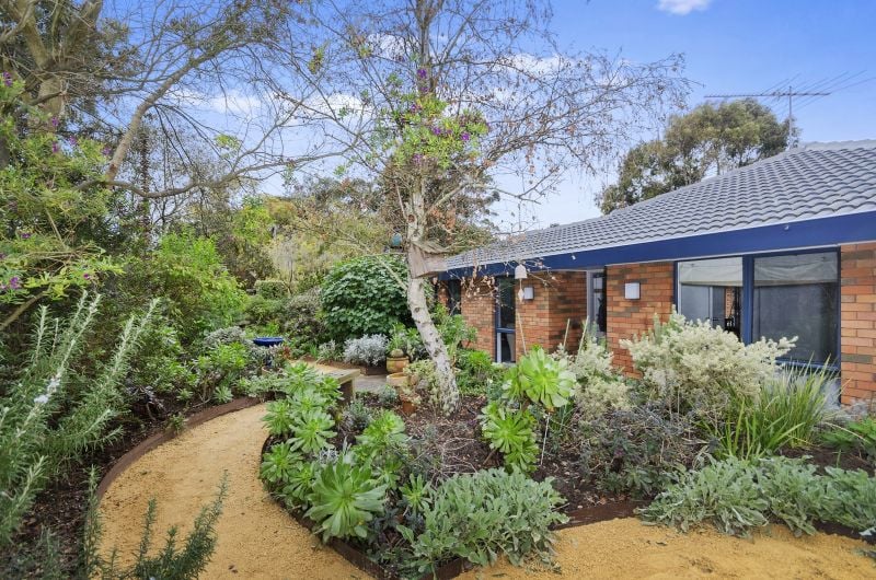 12 Wattlebird Crescent Barwon Heads VIC, Barwon Heads - Thumbnail 2