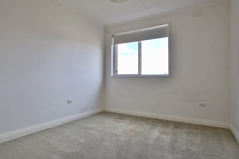 **Super Spacious Apartment**