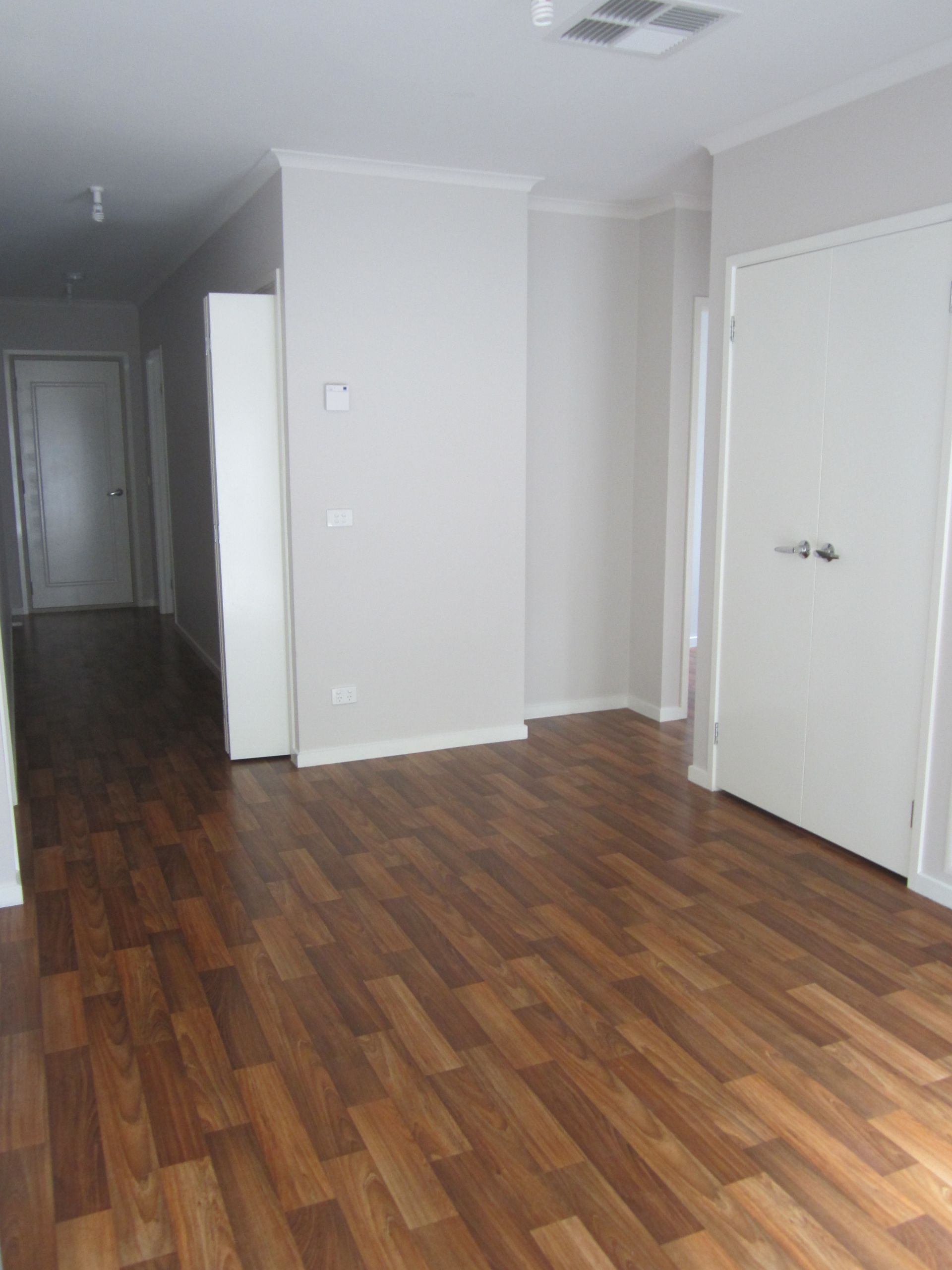 4/33 Allingham Street, Golden Square DCK Real Estate