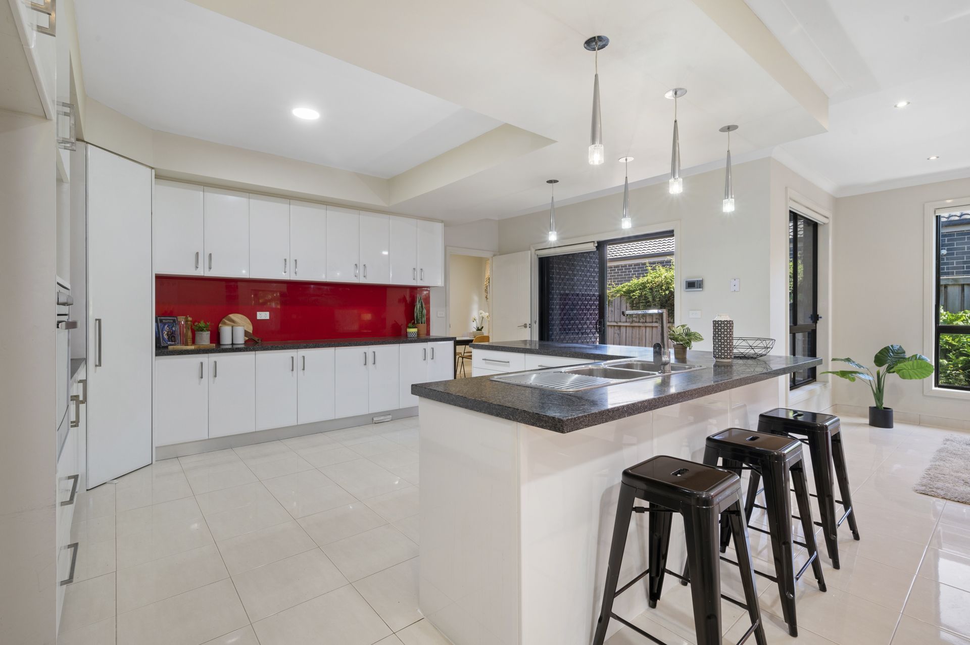 BOUTIQUE 5 BEDROOM FAMILY HOME