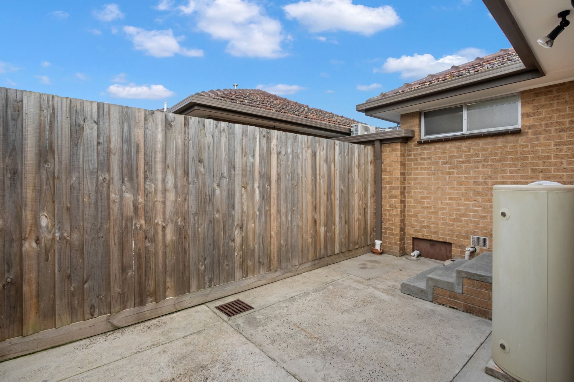 Street Facing Beauty - Gardener Included