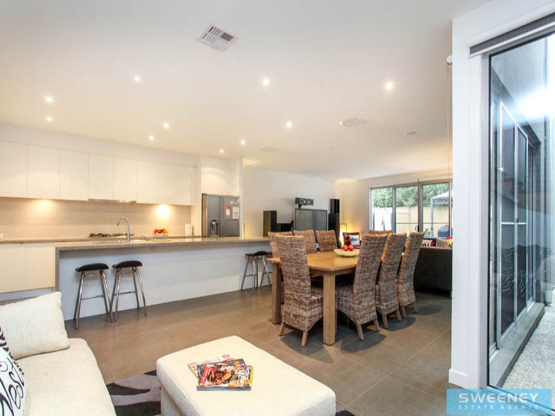5 Monckton Place, Caroline Springs - Thumbnail 4