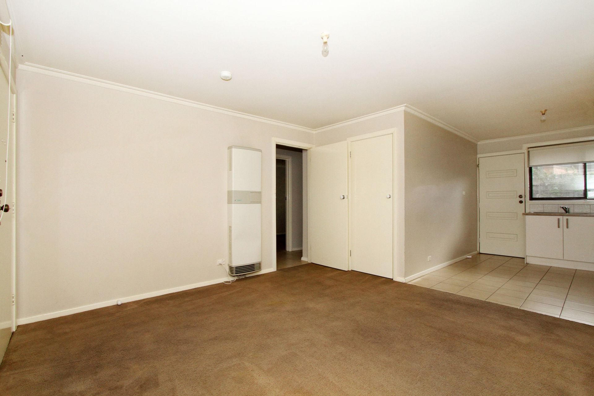 PERFECTLY LOCATED & PERFECTLY PRICED!  *SHORT TERM LEASE ONLY*