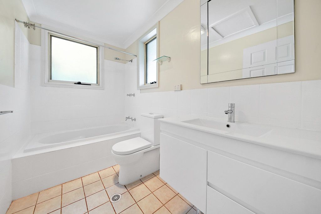 Quality Townhouse Of Privacy And Convenience