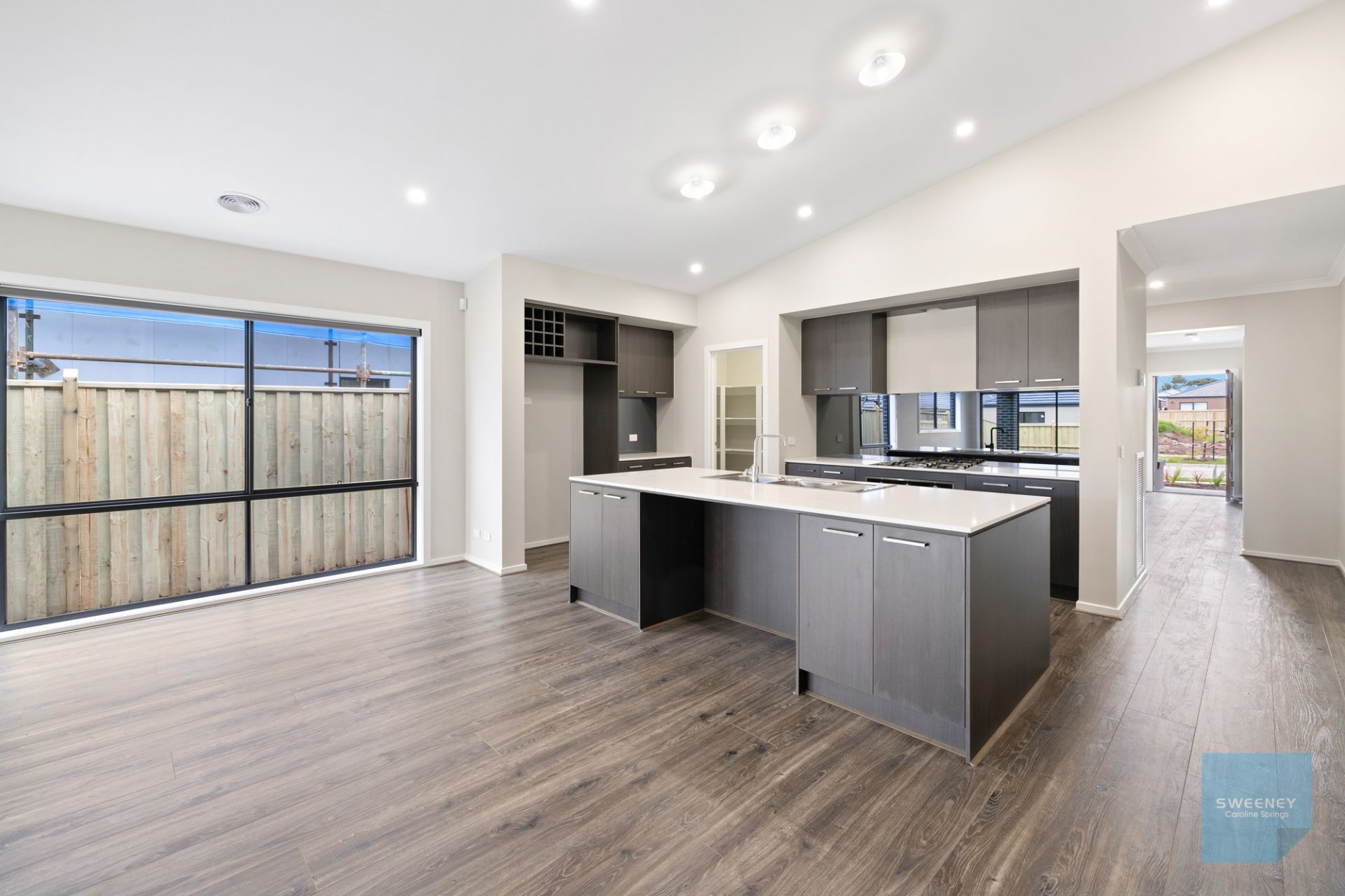 8 Milsom Avenue, Fraser Rise - Thumbnail 3