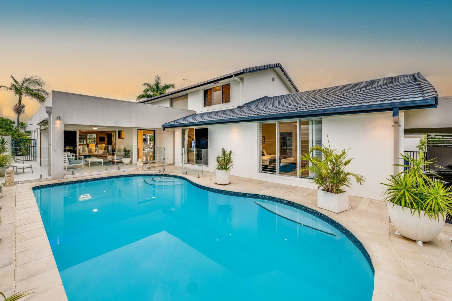 $ 2,538,000, Broadbeach Waters - Thumbnail 3