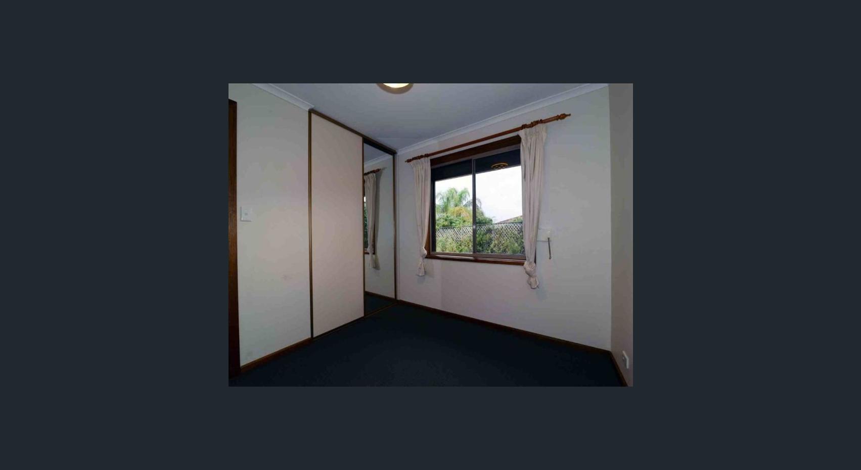 35 Banks Road  Woodcroft 5162