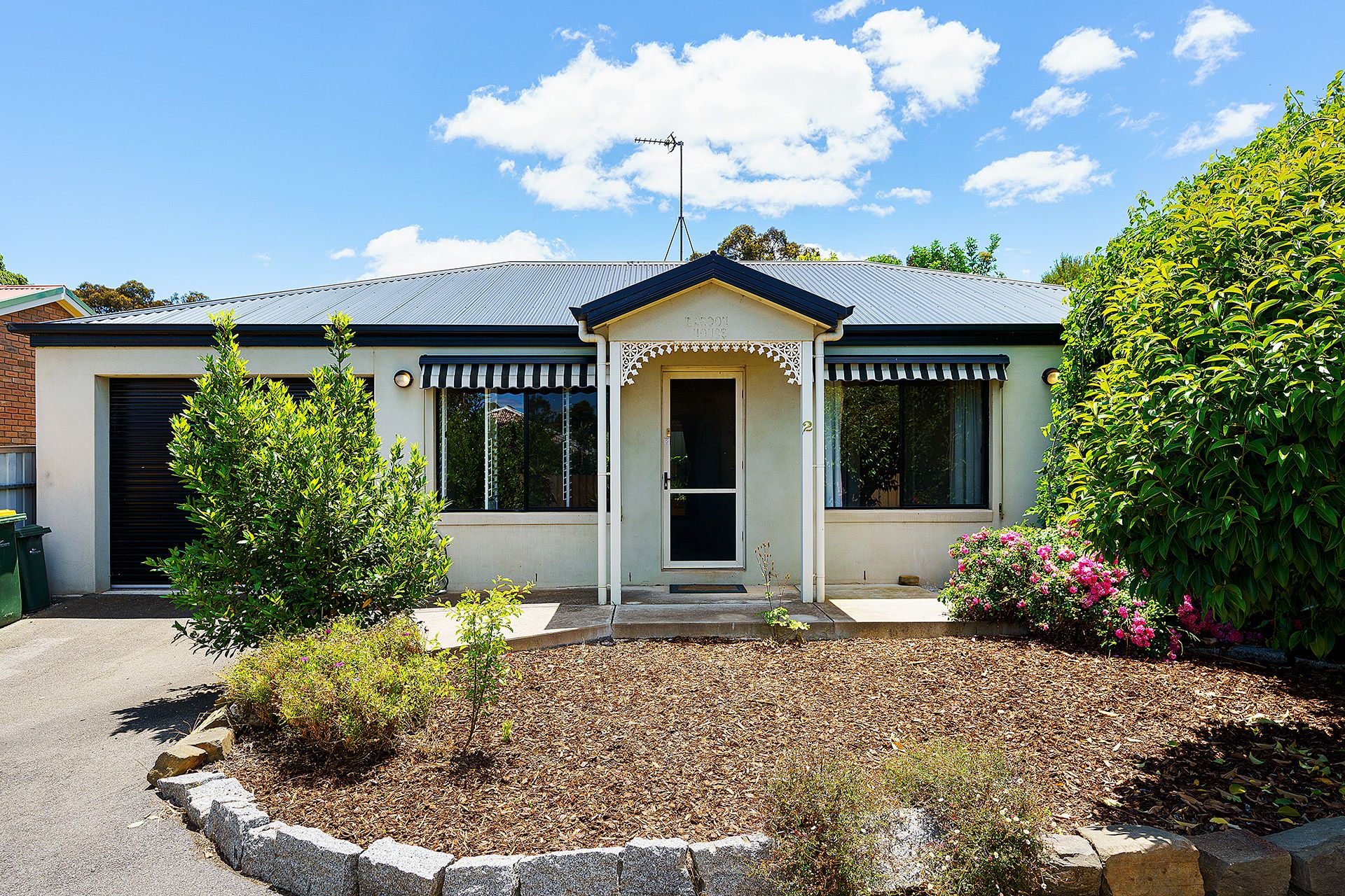 2/11 Urquhart Street, Castlemaine - Thumbnail 4
