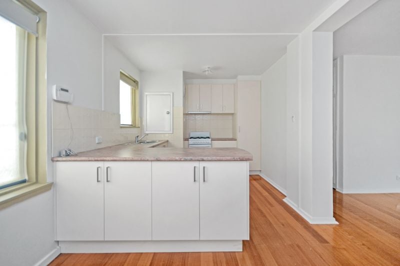 2/3 McLennan Place, Preston