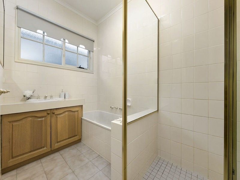 1/12 Omar Street, Caulfield South