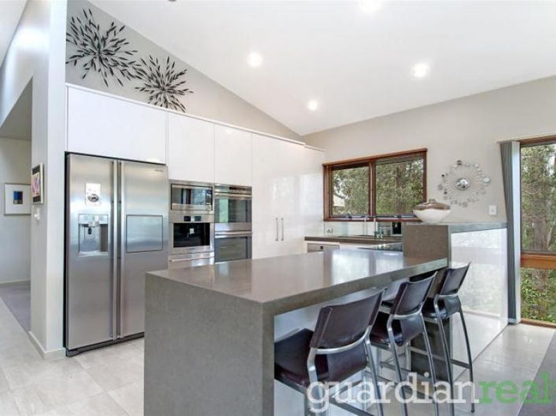 52 Gooraway Drive, Castle Hill - Thumbnail 2