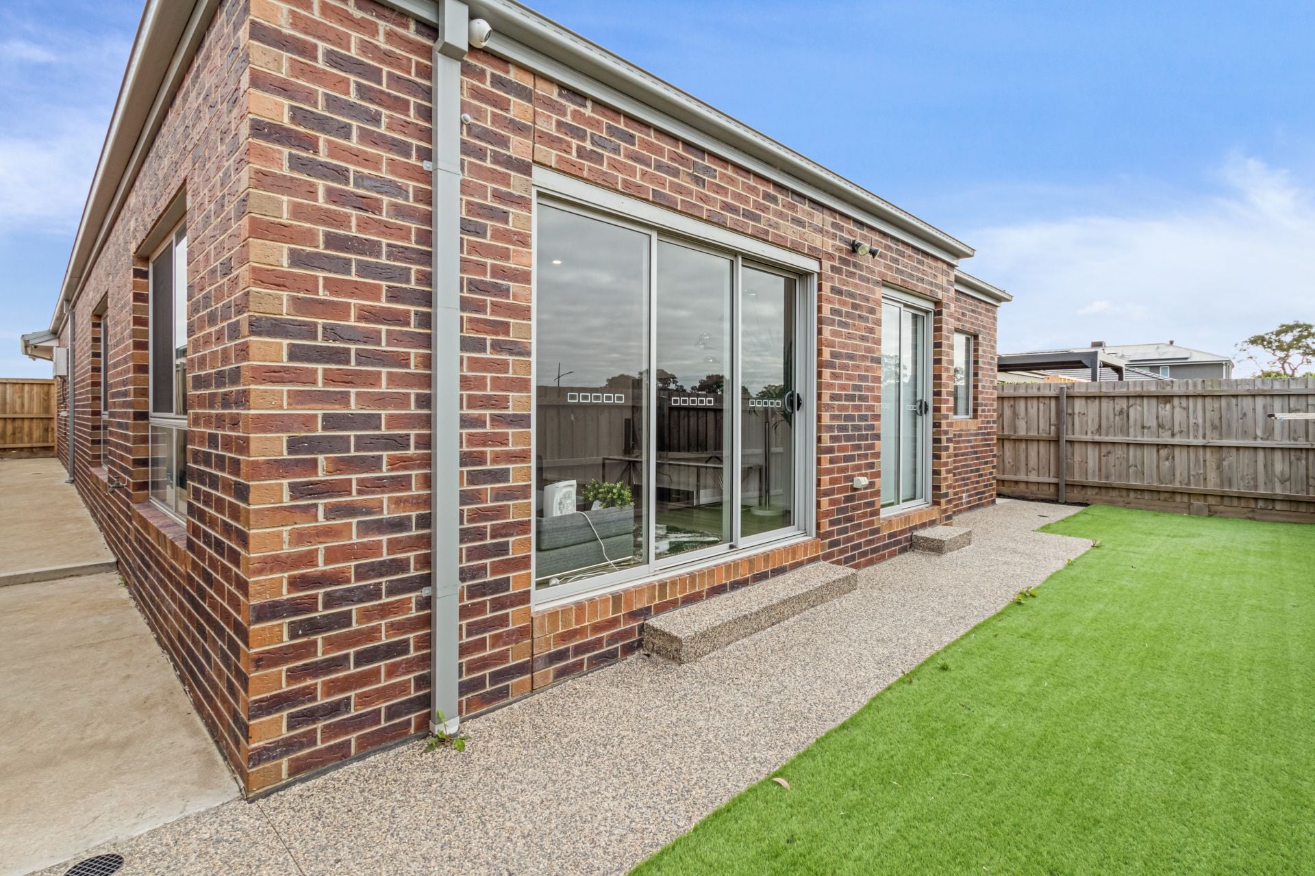 MODERN HOME IN ARRAMONT ESTATE