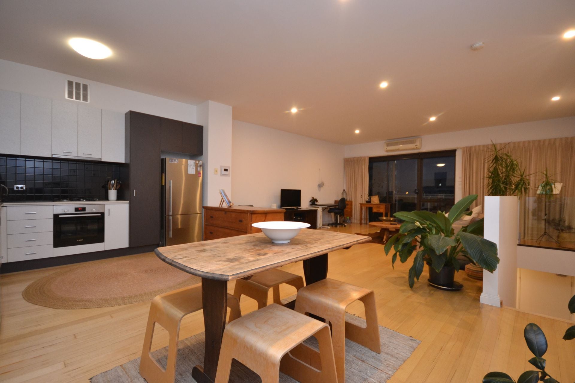 LUXURIOUS LIVING OVER TWO LEVELS