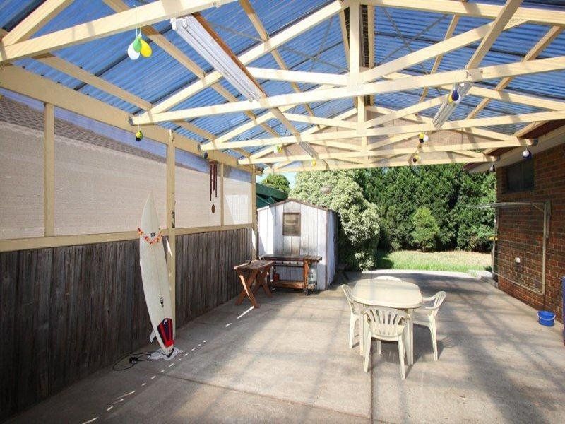 WELL PRESENTED FAMILY HOME IN QUIET COURT LOCATION