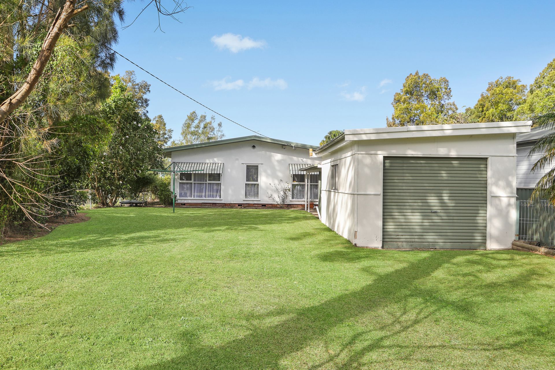 Real Estate For Sale 247 Lakedge Avenue Berkeley Vale , NSW
