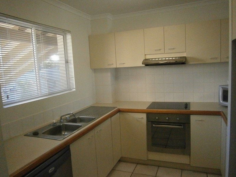 42/2 Landsborough Parade GOLDEN BEACH QLD, Golden Beach - Thumbnail 2