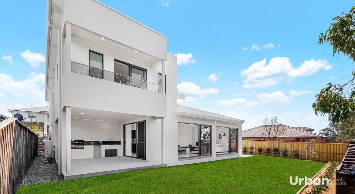 Colebee 1 Woodhall Close