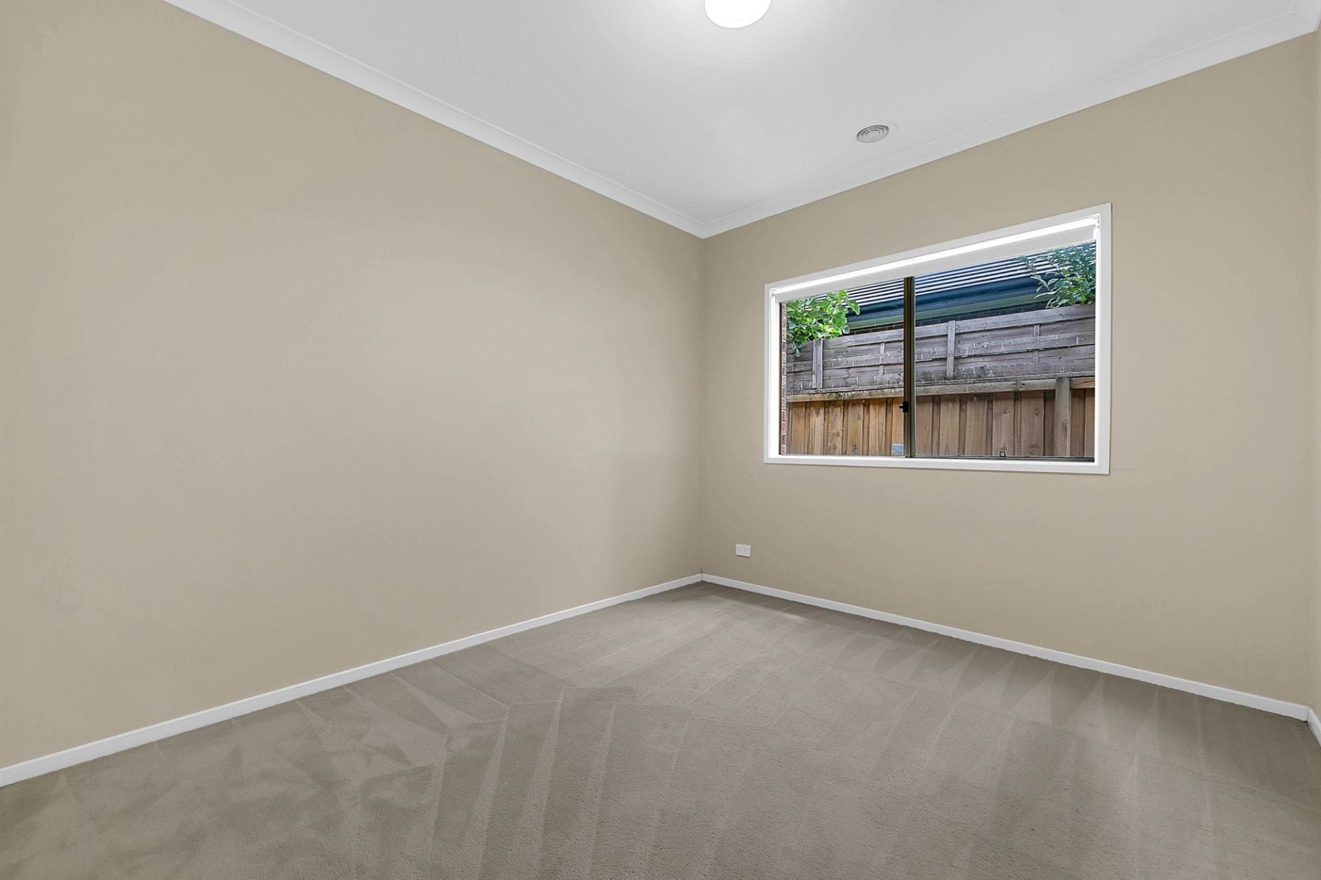 Stunning 3-Bedroom & Rumpus & Study Family Home in Epping – Spacious and Secure Living!