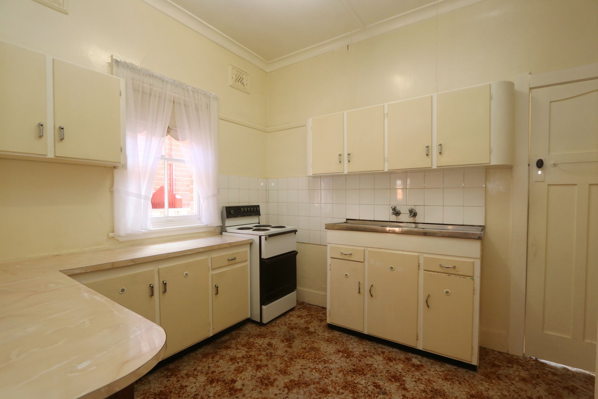 9 Lithgow Street, Goulburn Goulburn First National Real Estate