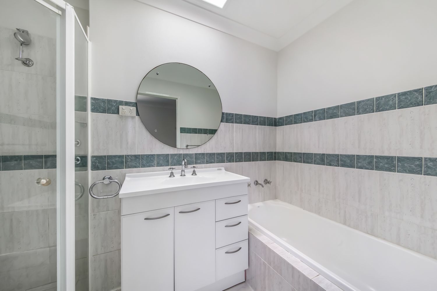 Three Bedroom Townhouse with Double Garage