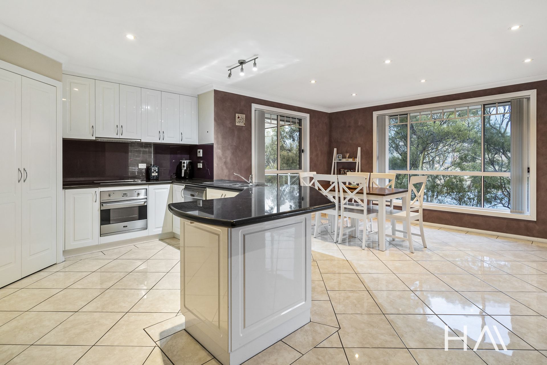 9 Parkwood Court Claremont, Claremont - Thumbnail 8