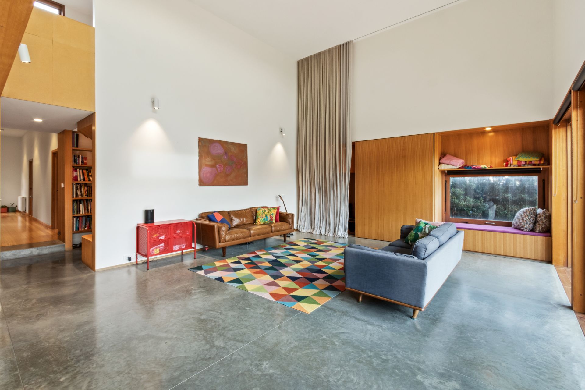 EXEMPLARY FAMILY HAVEN EPITOMISING CONTEMPORARY CLASS