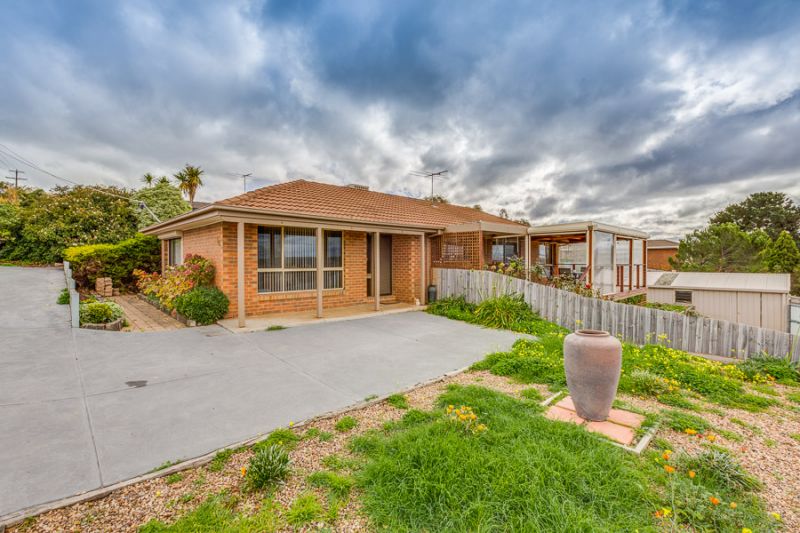 98 Holts Lane, Bacchus Marsh - Thumbnail 2