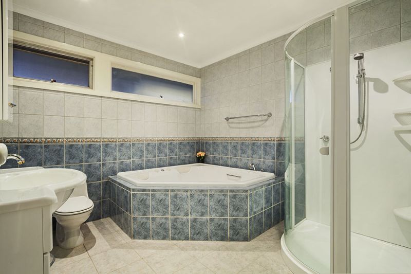 2 Chiltern Court, Doncaster East - Thumbnail 6