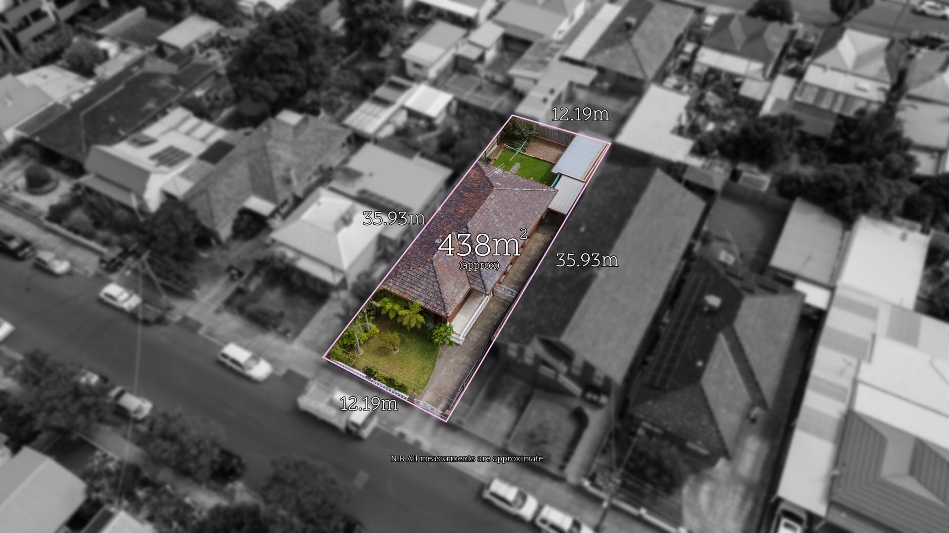 Spacious Three-Bedroom Haven: Comfortable Living in Prime Location