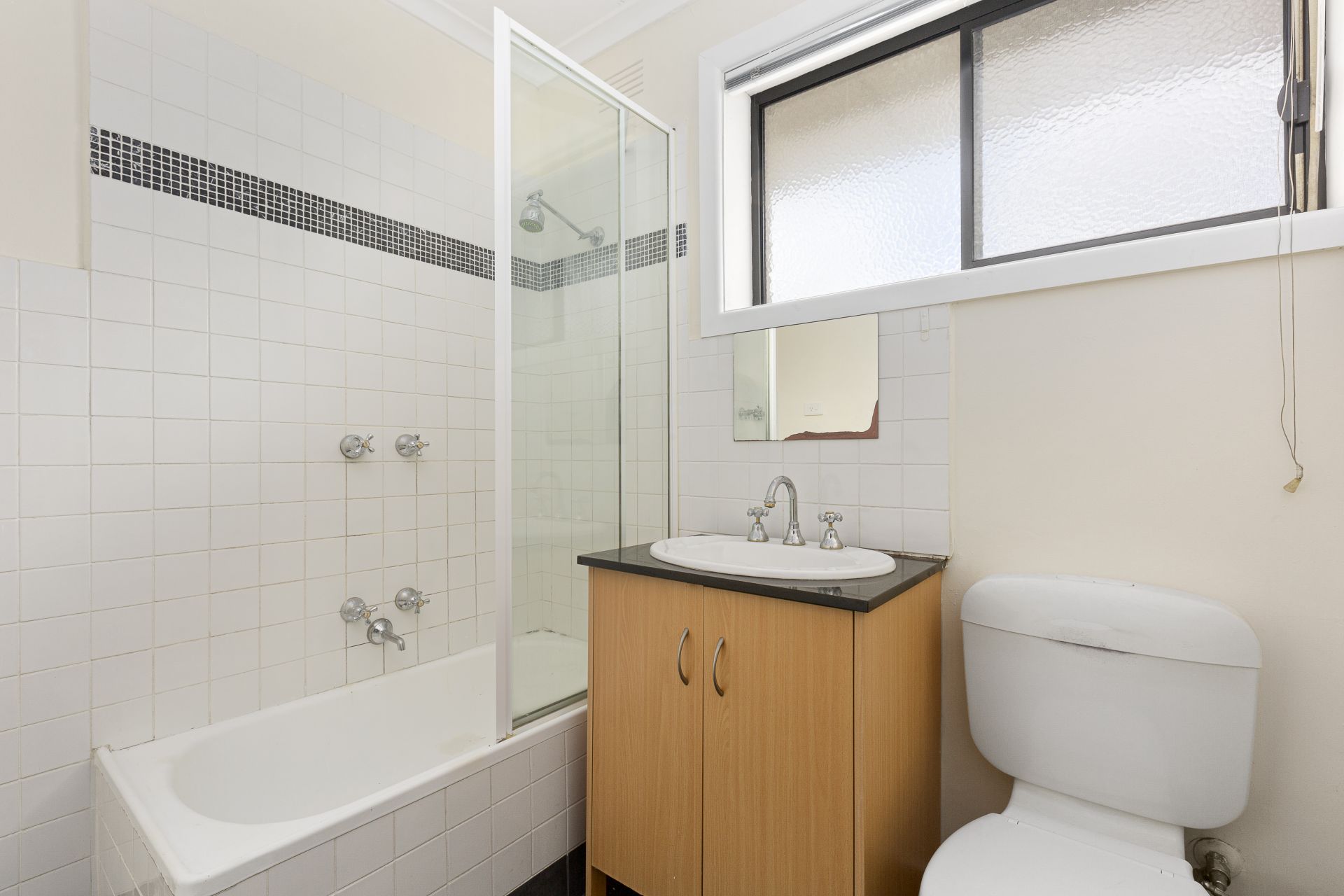Modern Apartment in Ideal Location