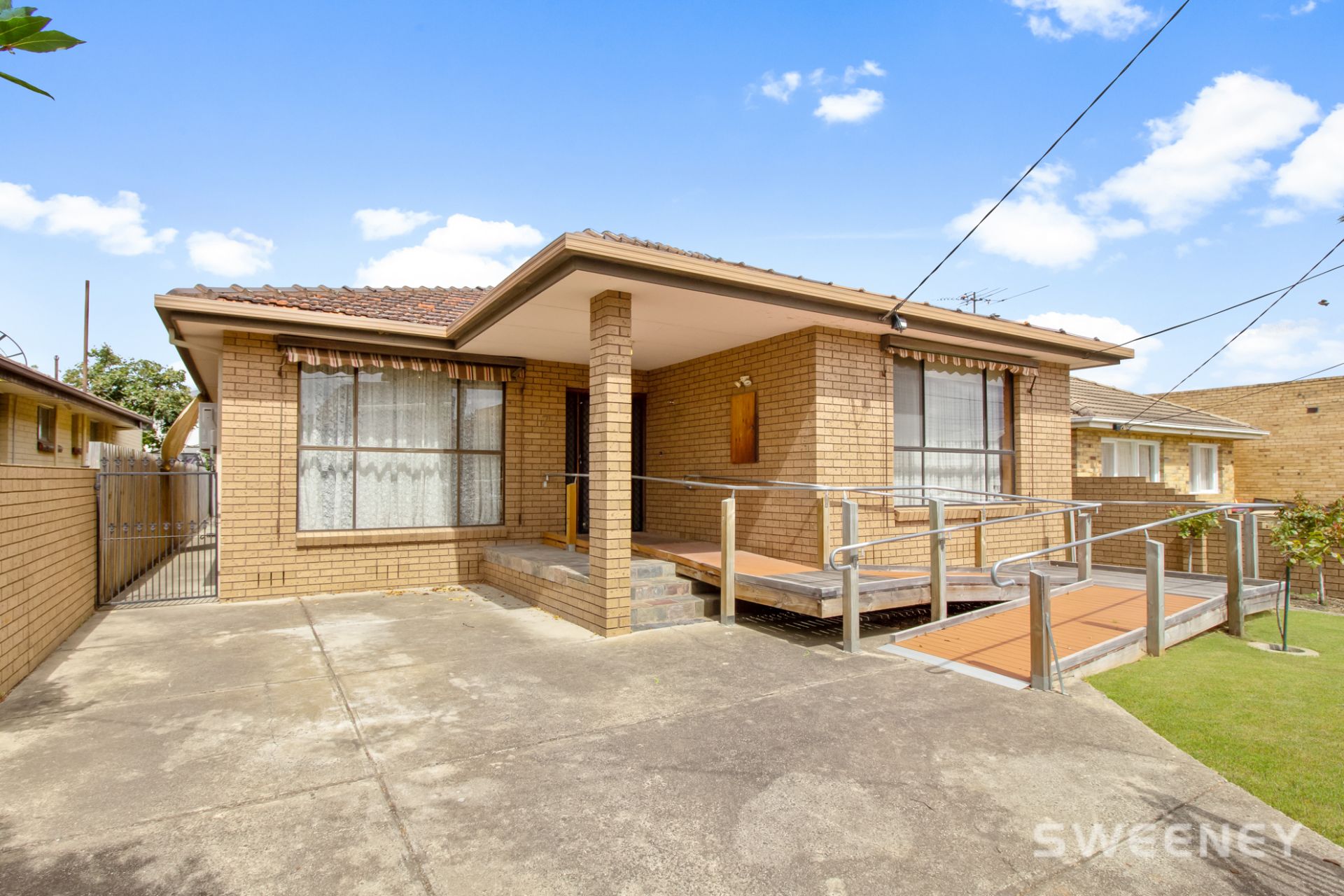 17 The Circle, Altona North - Thumbnail 2