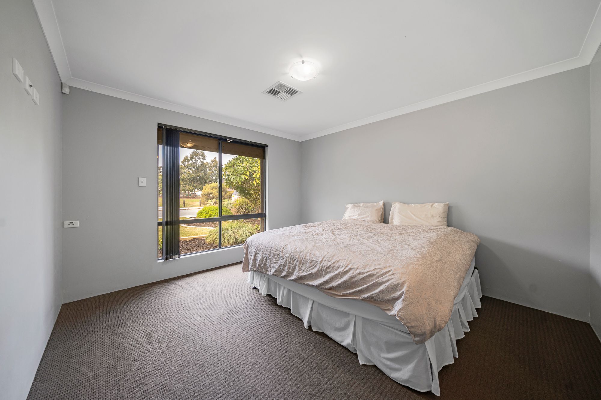 2 Bain Square, Forrestfield