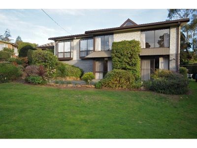 3
 
 
 
  
 
 
 3
 
 
 
  
 
 
 2
 
 
 
 
 
 
 
 10 Highfield Road, AMBLESIDE TAS 7310, Ambleside - Thumbnail 2