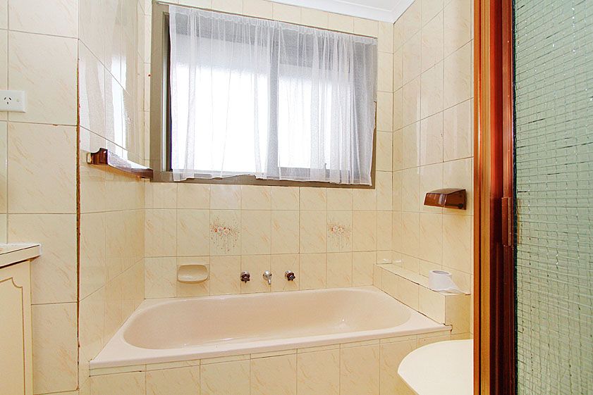 SPACIOUS 2 BEDROOM UNIT