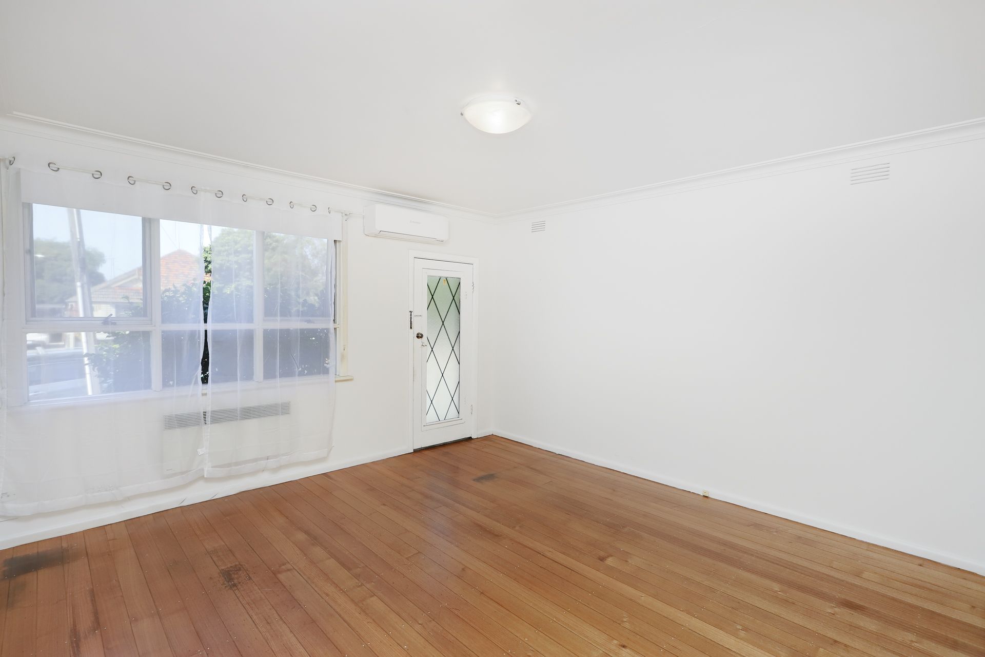 1/10 Peel Street Newport VIC, Newport - Thumbnail 3