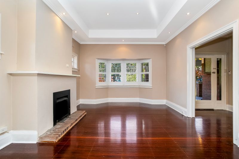 Real Estate For Lease 2 Robert Street Gordon , NSW