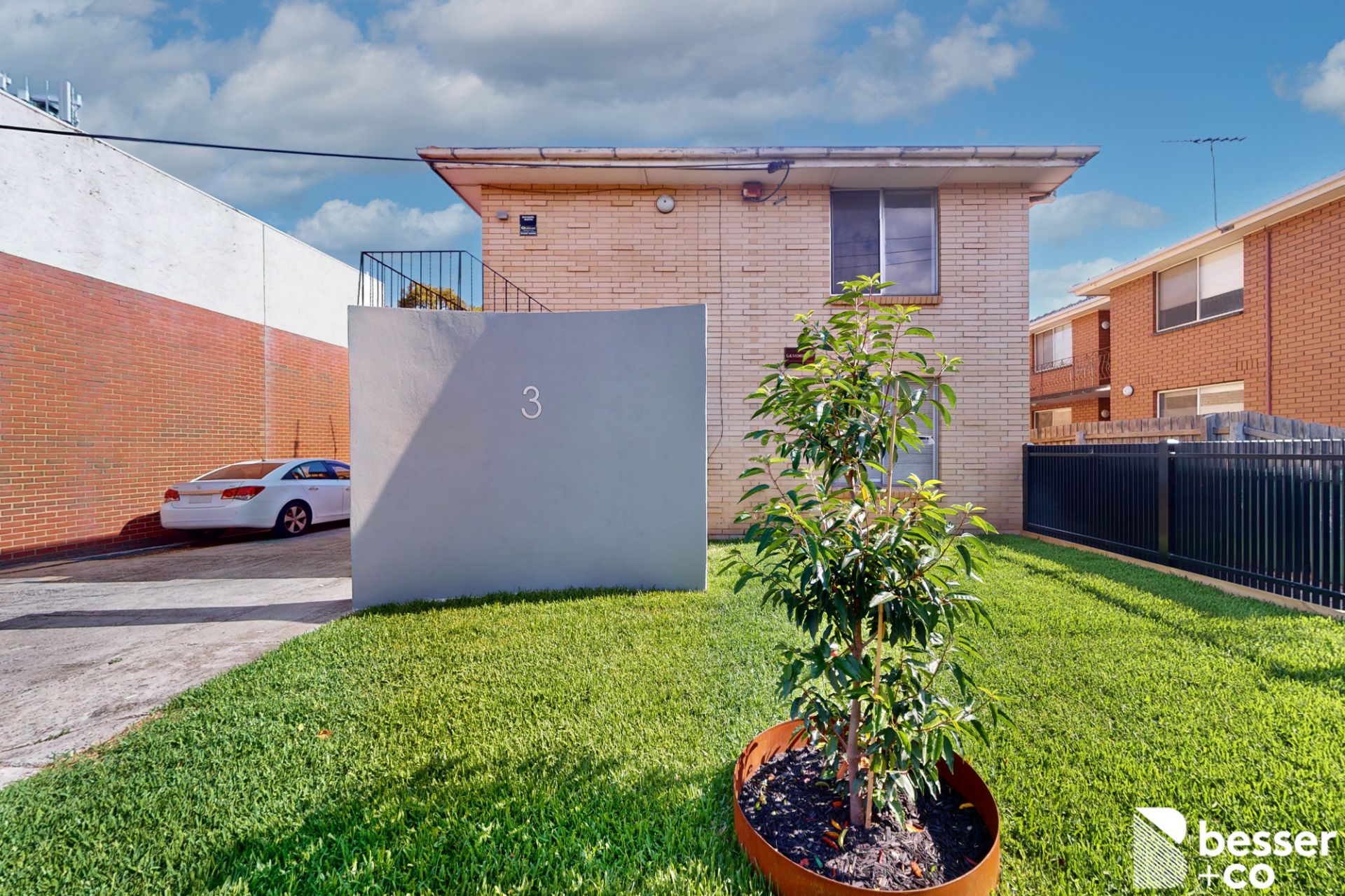 9/3 Smith Street, Thornbury - Thumbnail 2