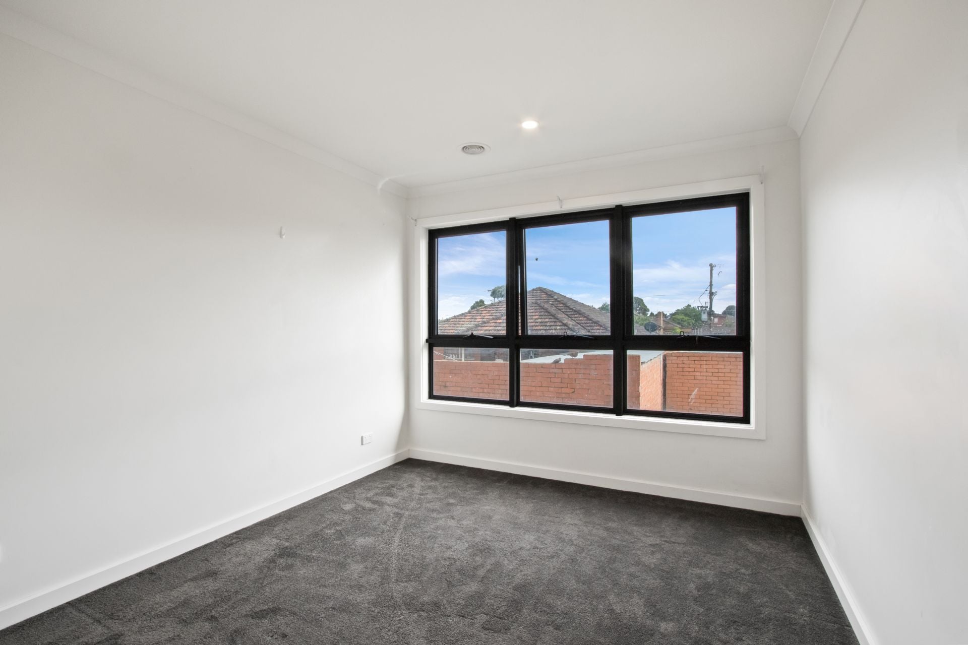 STYLISH DESIGN AND CONVENIENT LIFESTYLE