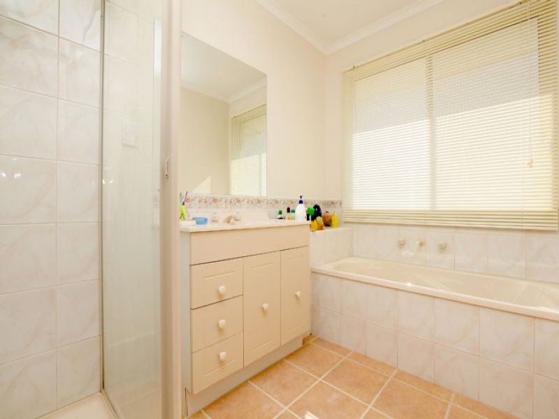 17 Simpson Place, Caroline Springs - Thumbnail 7