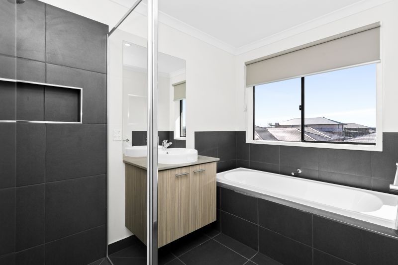 2 Bracegirdle Drive, Mickleham