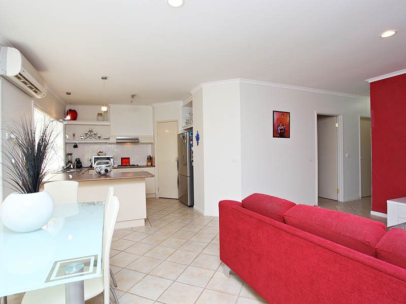 27 William Circuit, Caroline Springs - Thumbnail 6