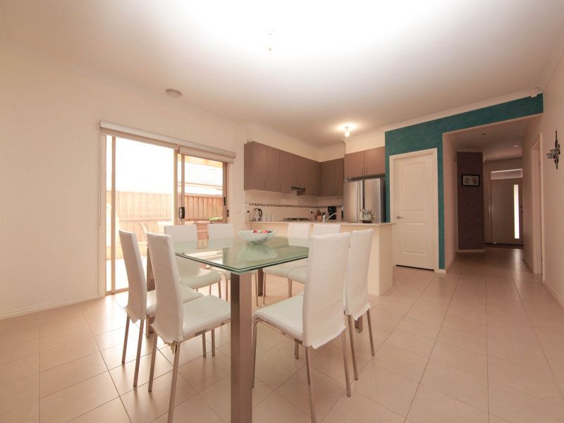 15 Pipit Circuit SOUTH MORANG, South Morang - Thumbnail 8