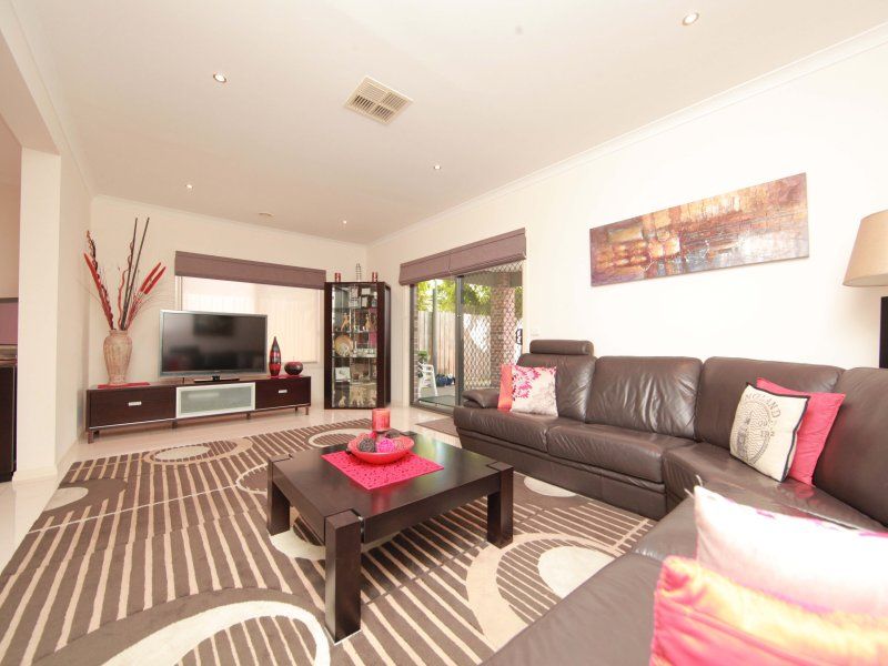 4 Carinya Crescent SOUTH MORANG, South Morang - Thumbnail 4