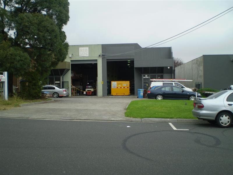 CENTRAL BAYSWATER LOCATION!