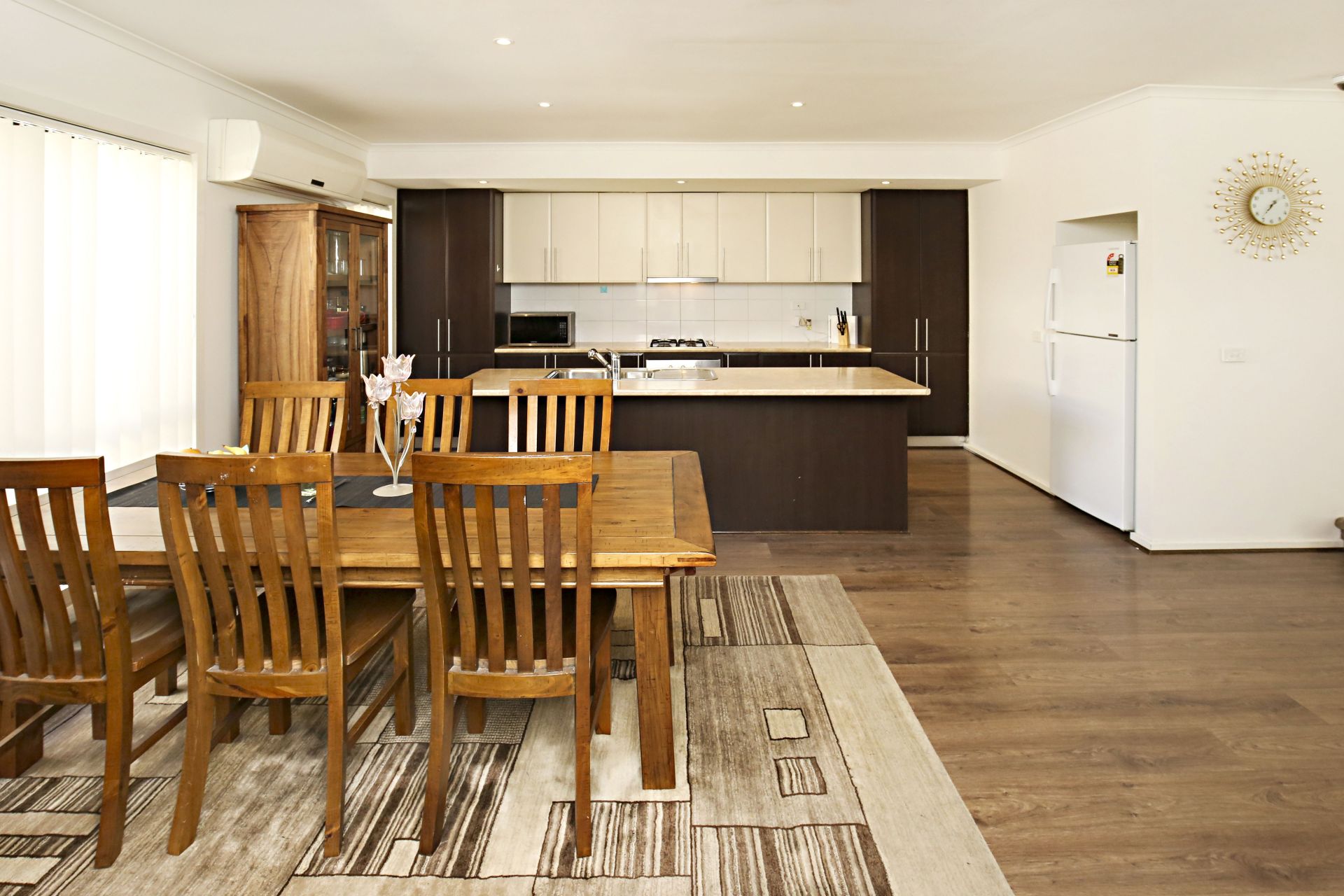 Enticing Living With Next To No Maintenance