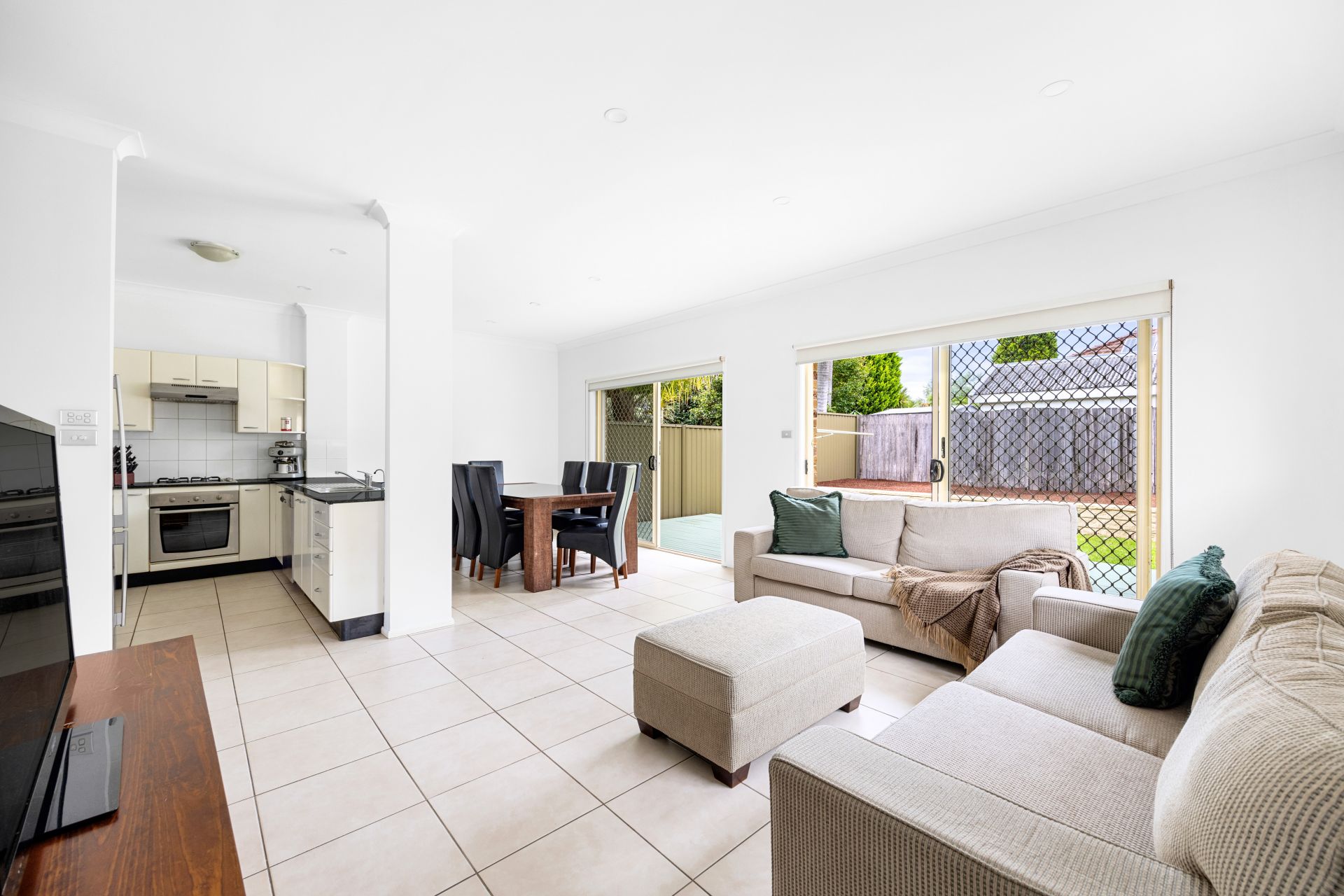136B The Boulevarde, Caringbah, Caringbah - Thumbnail 3