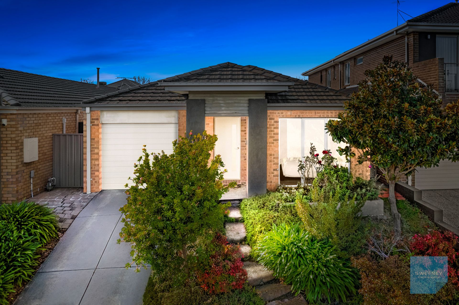 30 Hascombe Drive, Caroline Springs - Thumbnail 2
