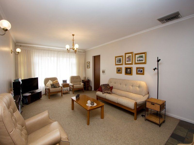 21 Robert Arnold Avenue Valley View 5093