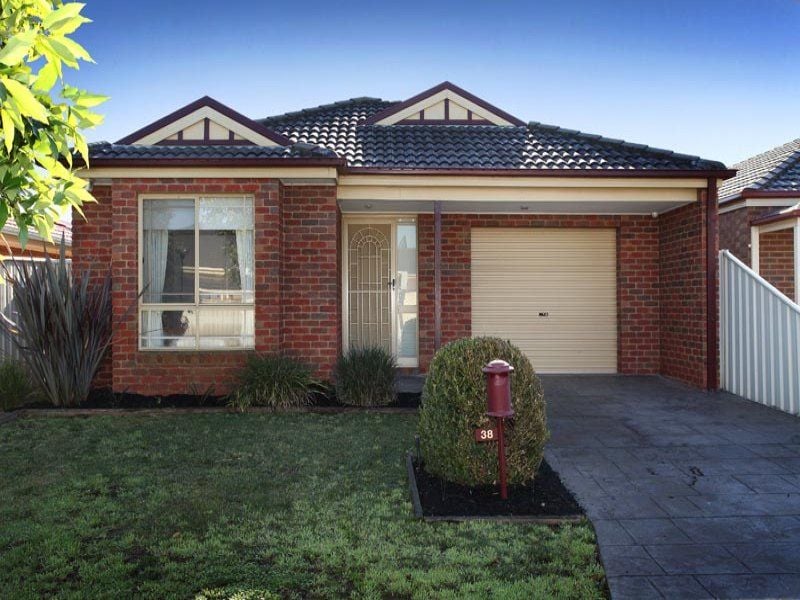 38 Grampians Way, Caroline Springs - Thumbnail 2