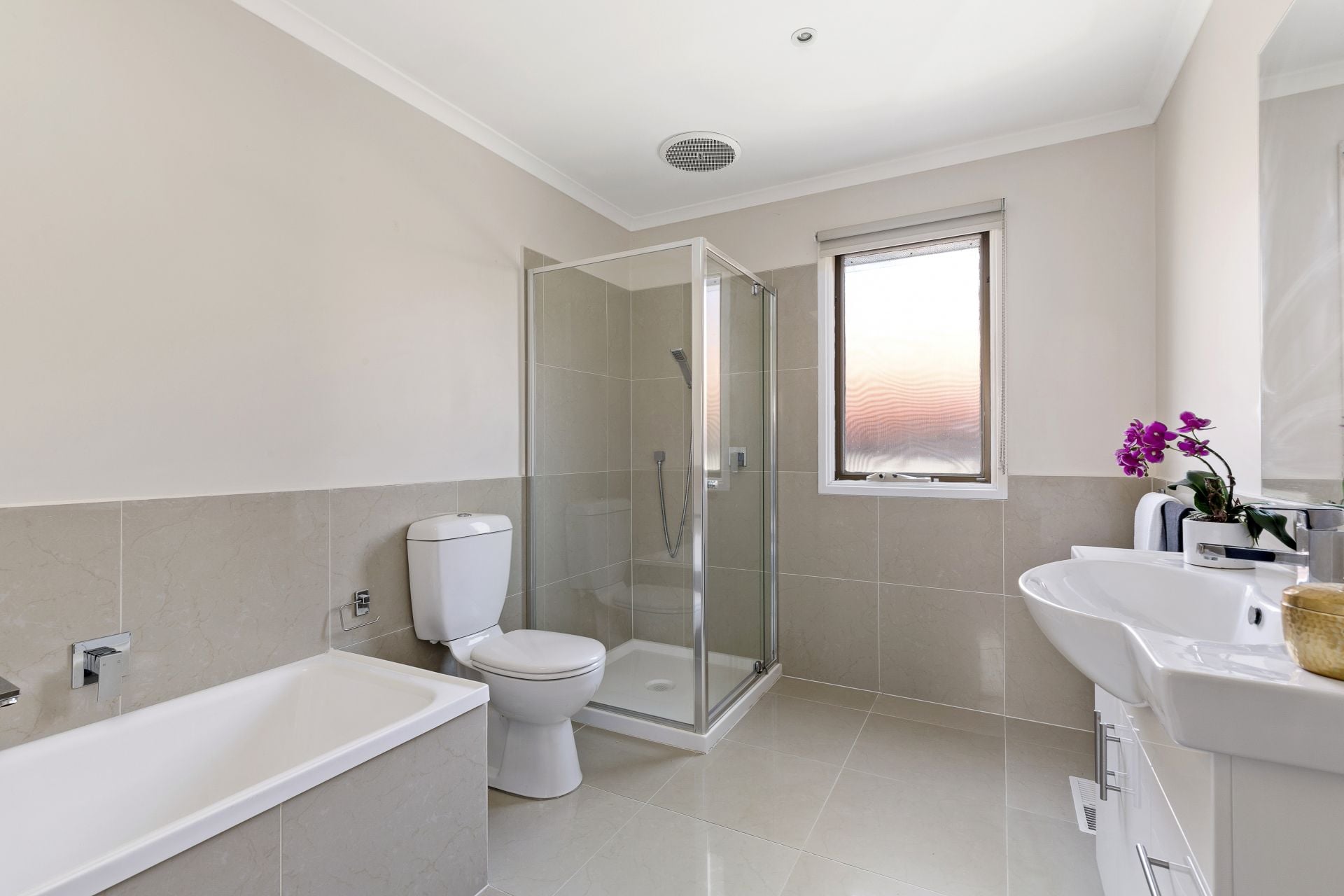 Stylish, Spacious & Superbly Located